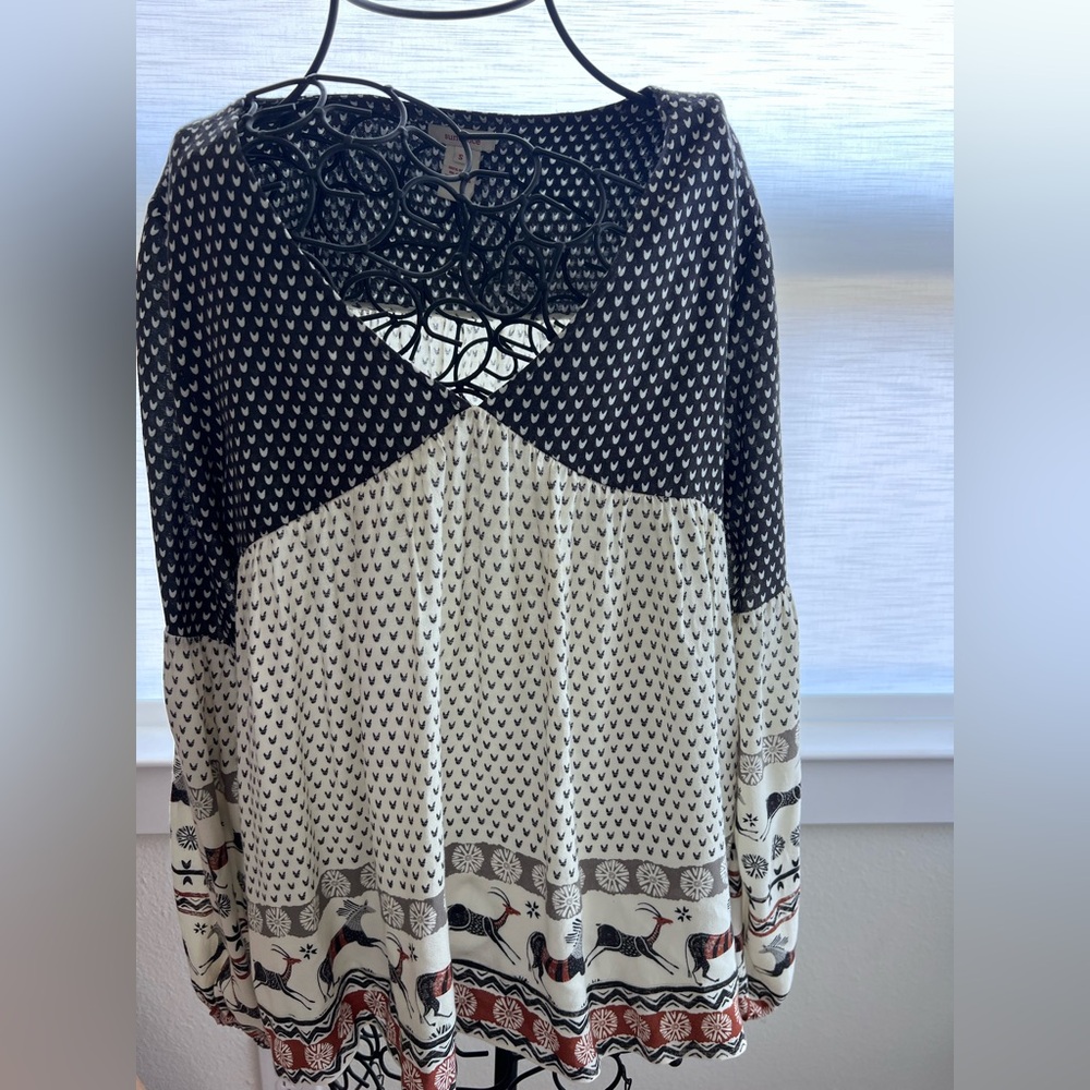 Sundance Black and Cream Patterned Blouse